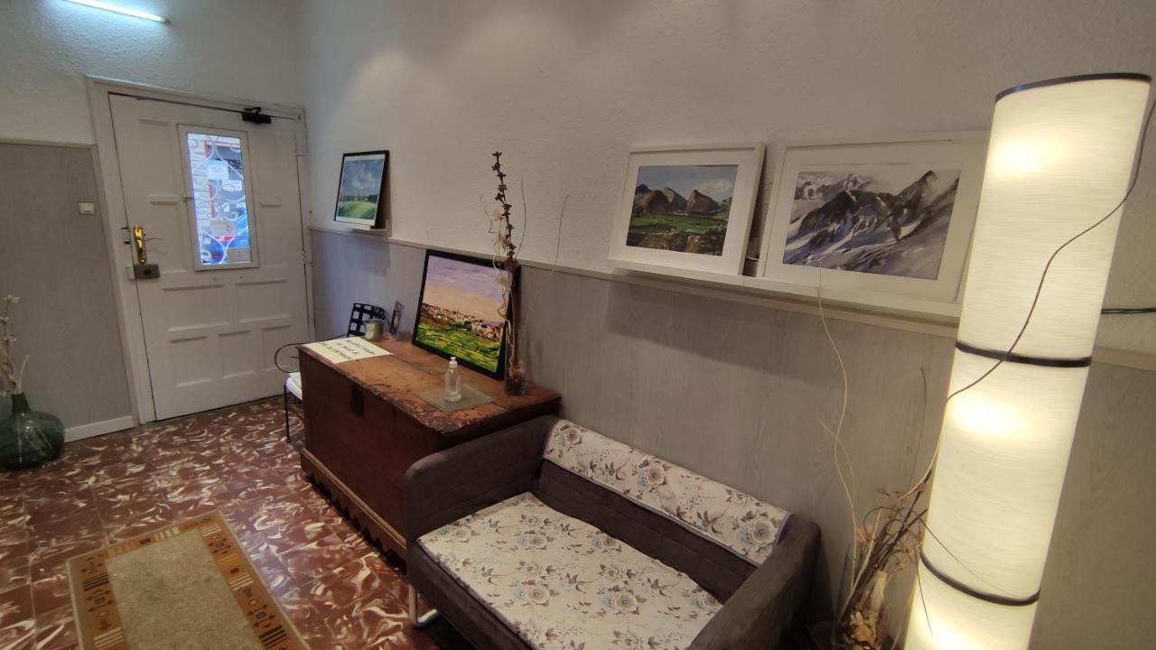 Hostal Escartin Sabinanigo Luaran gambar