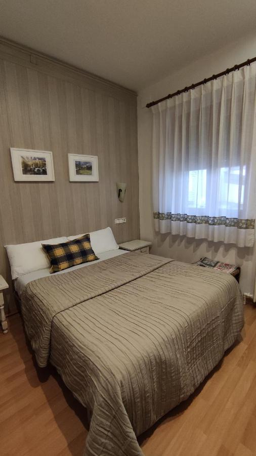 Hostal Escartin Sabinanigo Luaran gambar
